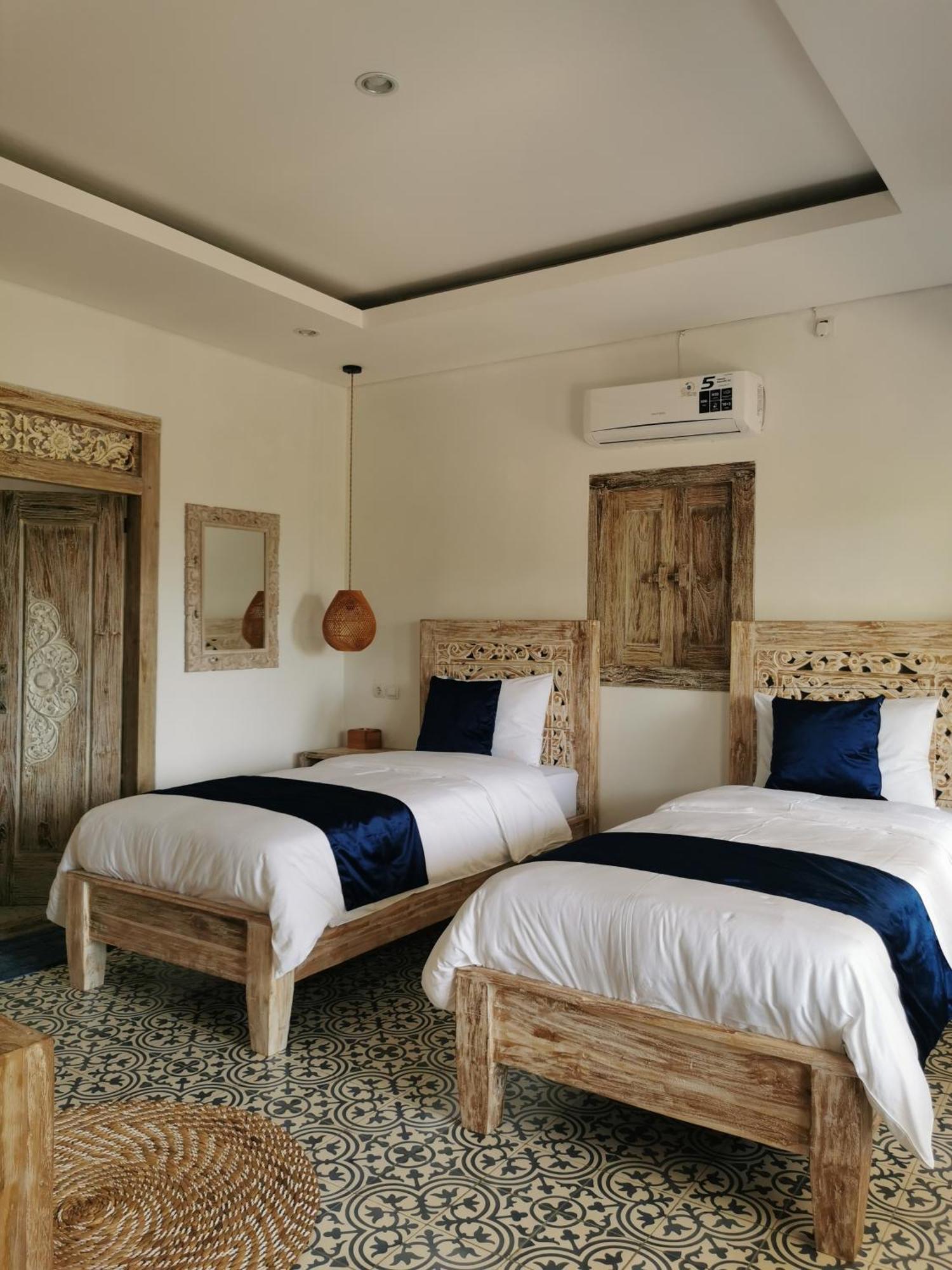 Mirabelle Joglo Village كاريمونجاوا الغرفة الصورة