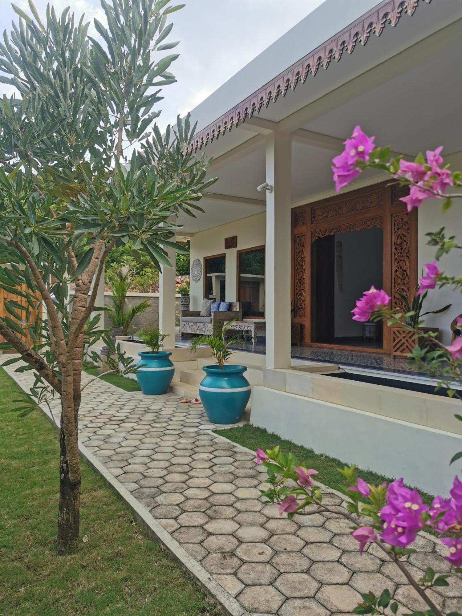 Mirabelle Joglo Village كاريمونجاوا الغرفة الصورة