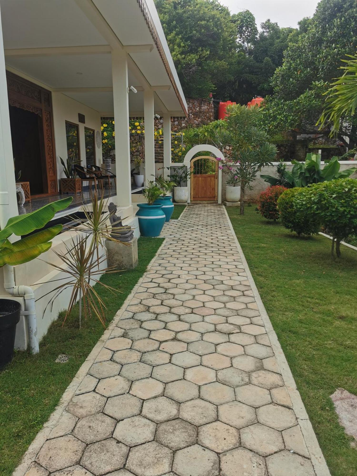 Mirabelle Joglo Village كاريمونجاوا الغرفة الصورة